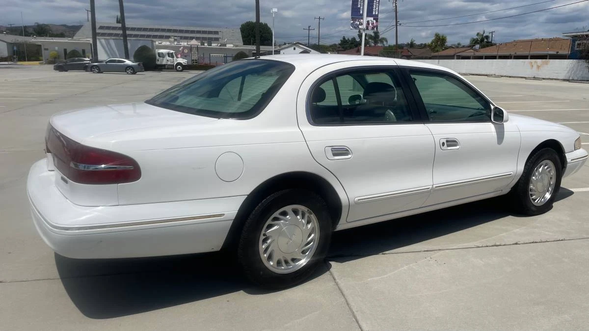 1997 Lincoln Continental 9th Gen - Image 11 of 18