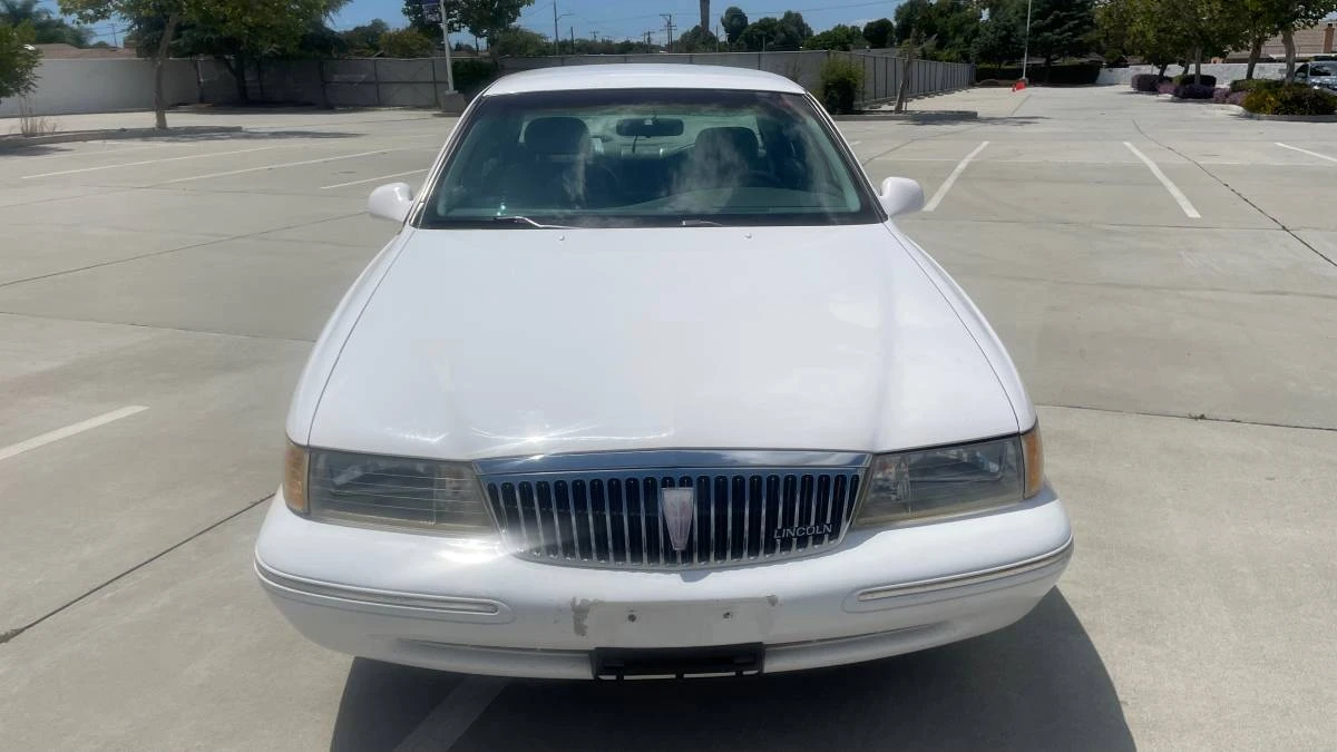 1997 Lincoln Continental 9th Gen - Image 2 of 18