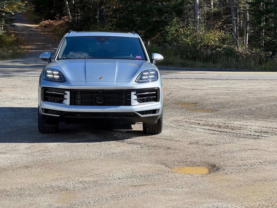 2025 Porsche 9Y0/9Y3 Cayenne - Image 8 of 11