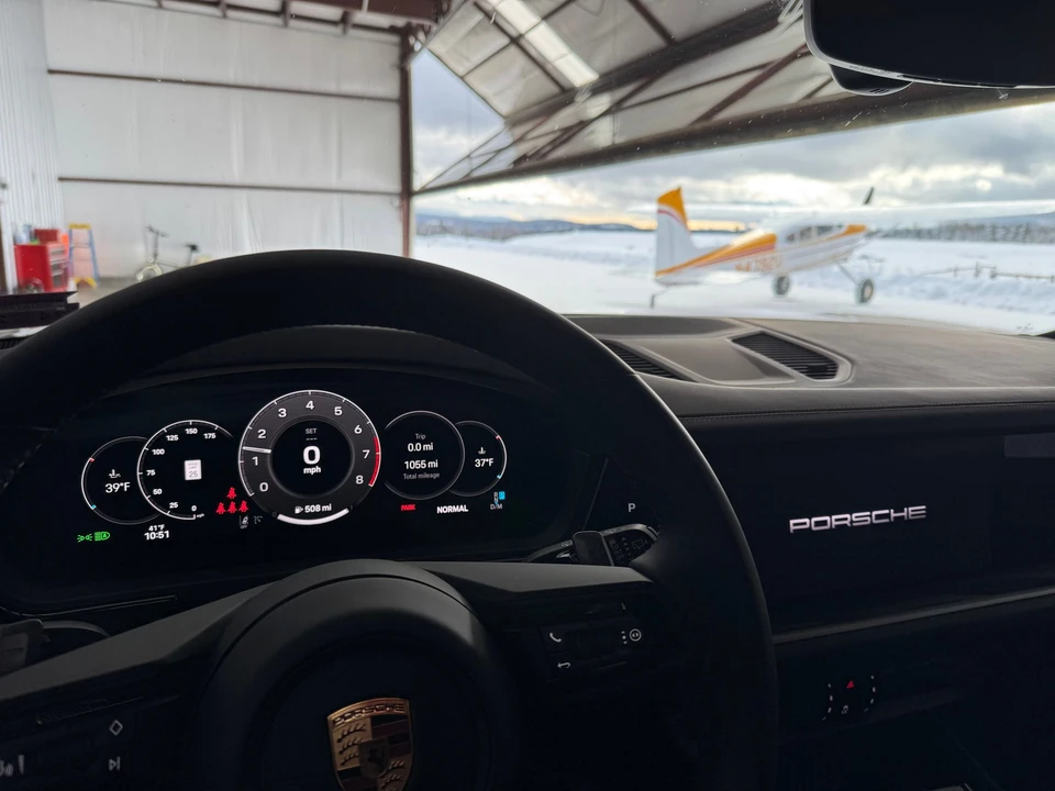 2025 Porsche 9Y0/9Y3 Cayenne - Image 9 of 11