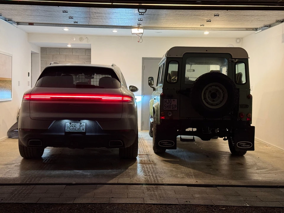 2025 Porsche 9Y0/9Y3 Cayenne - Image 4 of 11