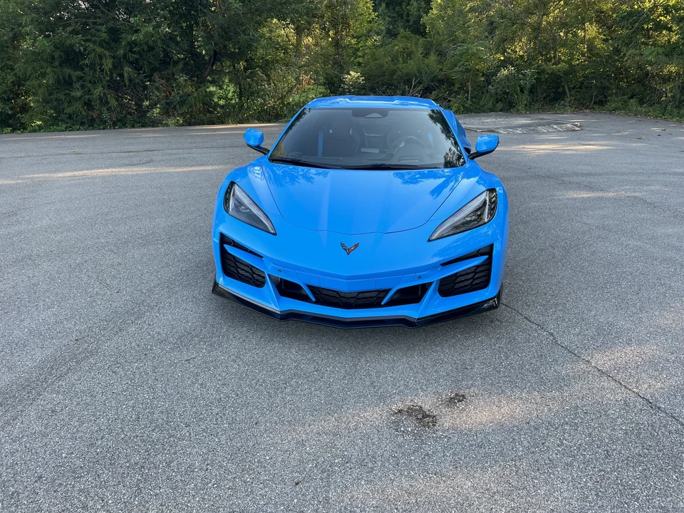 2025 Chevrolet Corvette C8 E-Ray - Image 5 of 31