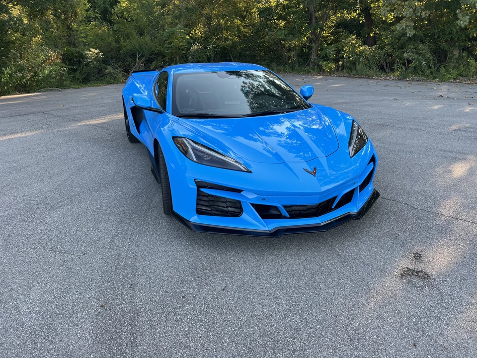 2025 Chevrolet Corvette C8 E-Ray - Image 7 of 31