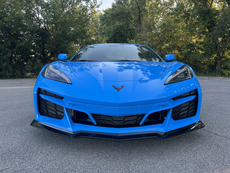 2025 Chevrolet Corvette C8 E-Ray - Image 16 of 31