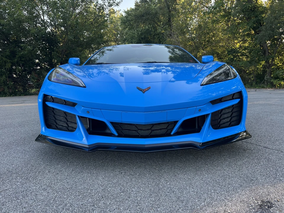 2025 Chevrolet Corvette C8 E-Ray - Image 17 of 31