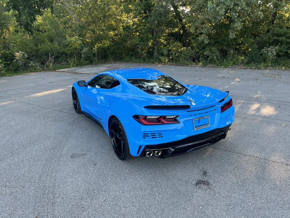2025 Chevrolet Corvette C8 E-Ray - Image 31 of 31