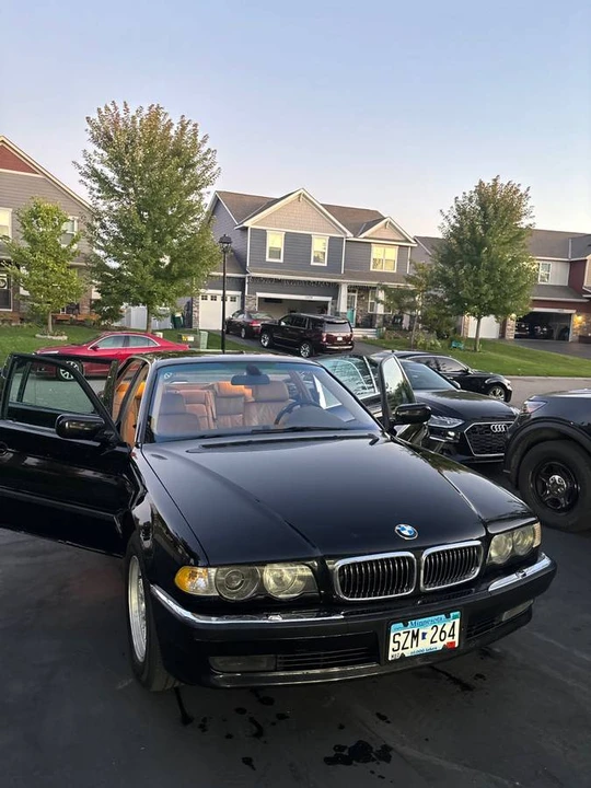 2001 BMW E38 7 Series - Image 2 of 4