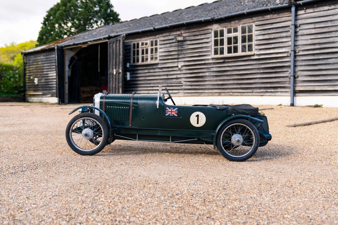 Bentley - Image 4 of 31