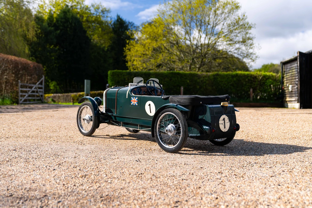 Bentley - Image 5 of 31