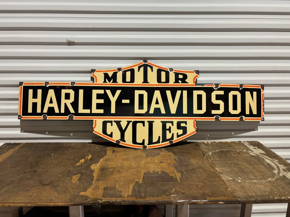 Harley-Davidson - Image 1 of 4