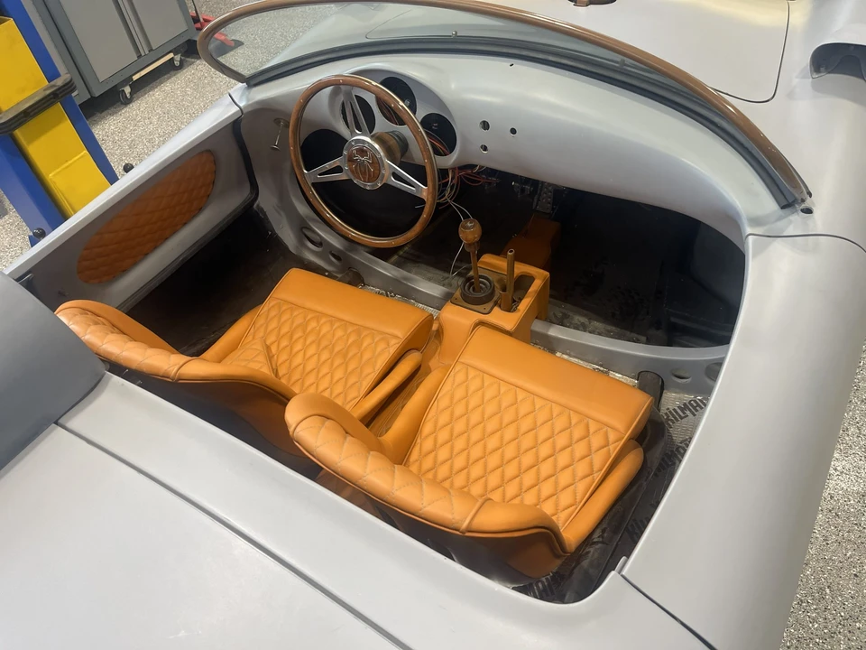 Porsche 550 - Image 15 of 31