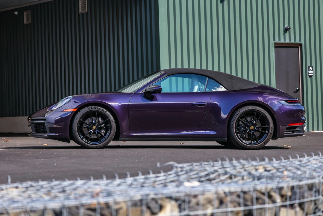 2022 Porsche 992 Carrera 4 - Image 18 of 31