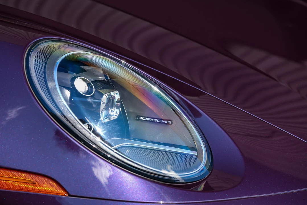 2022 Porsche 992 Carrera 4 - Image 30 of 31