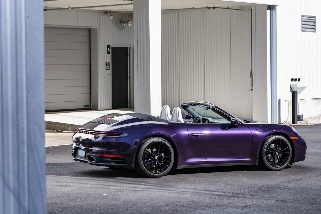 2022 Porsche 992 Carrera 4 - Image 24 of 31
