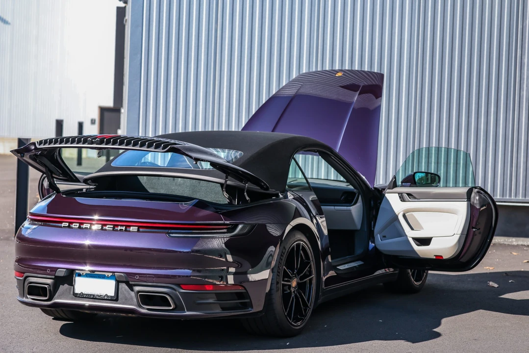 2022 Porsche 992 Carrera 4 - Image 26 of 31