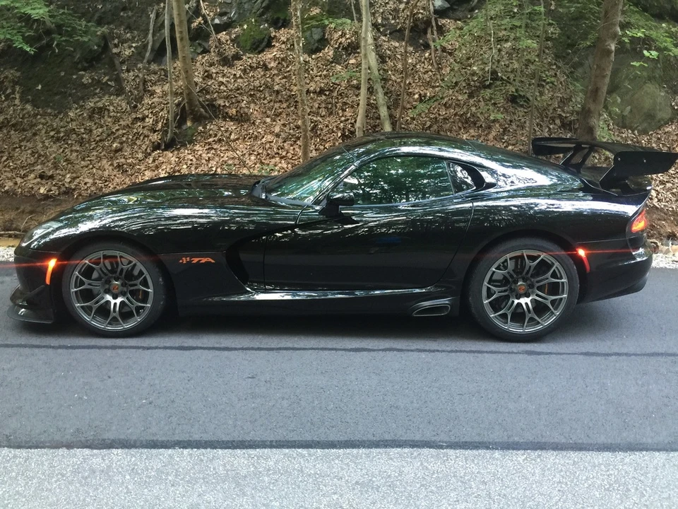 2015 Dodge Viper 5th Gen - Image 2 of 12