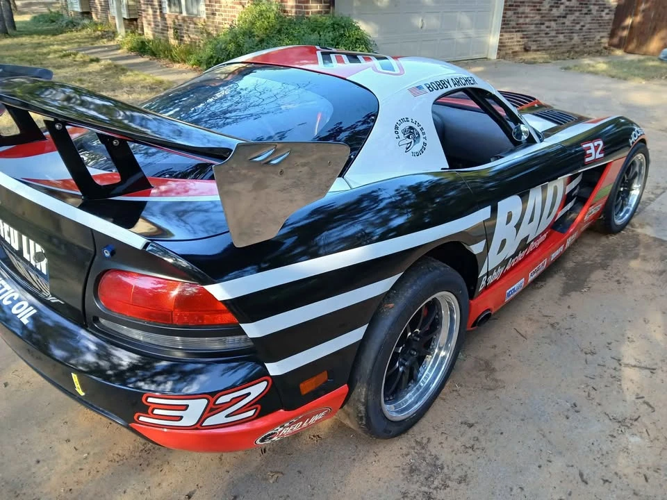 Dodge Viper 4th Gen - Image 2 of 9