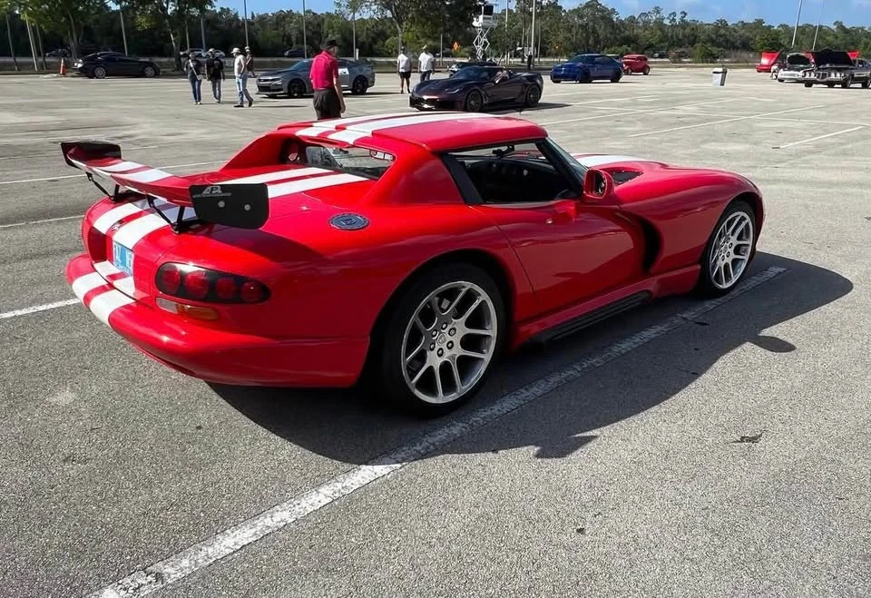 Dodge Viper 1st Gen - Image 2 of 4