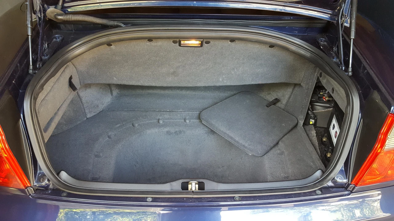 4200 Maserati Spyder - Image 12 of 20