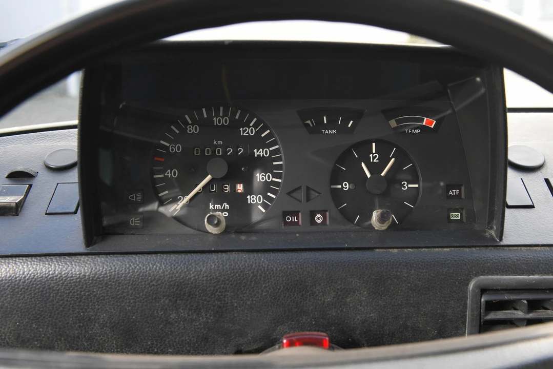 Volkswagen Split-Window Bus - Image 31 of 31