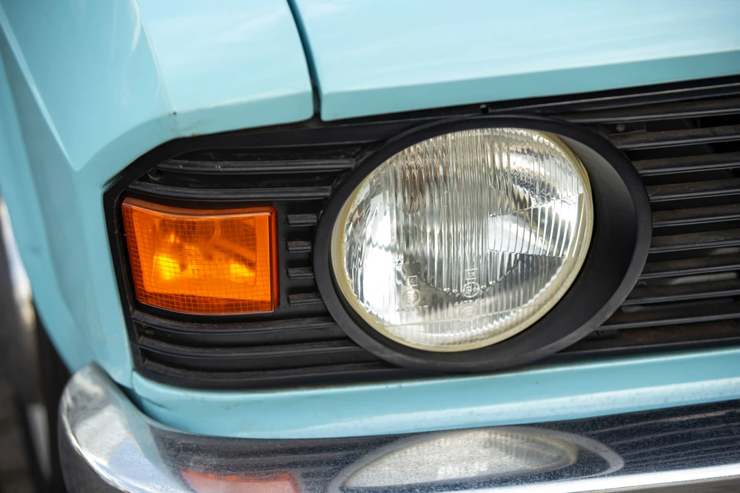 Volkswagen Split-Window Bus - Image 17 of 31