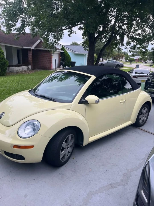 Volkswagen Beetle - Image 2 of 2