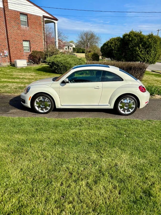 2013 Volkswagen A5 Beetle - Image 11 of 17