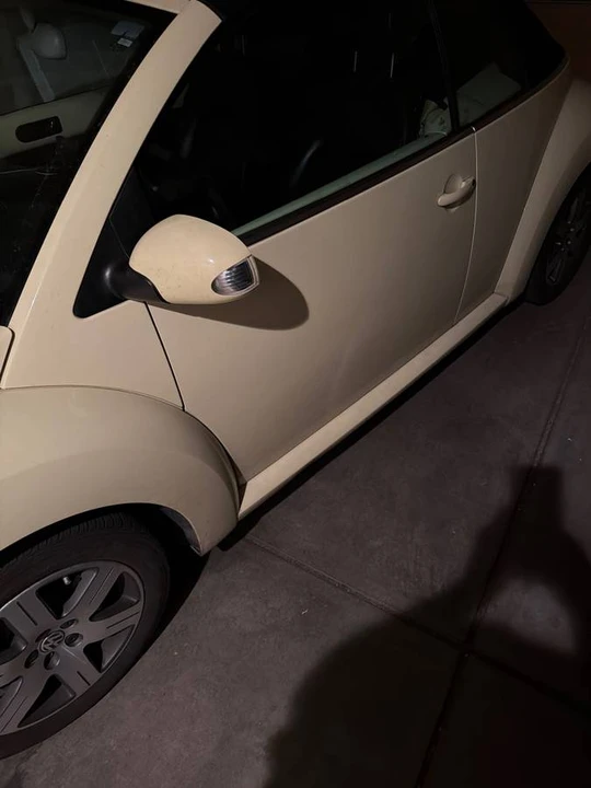 2006 Volkswagen New Beetle - Image 2 of 3