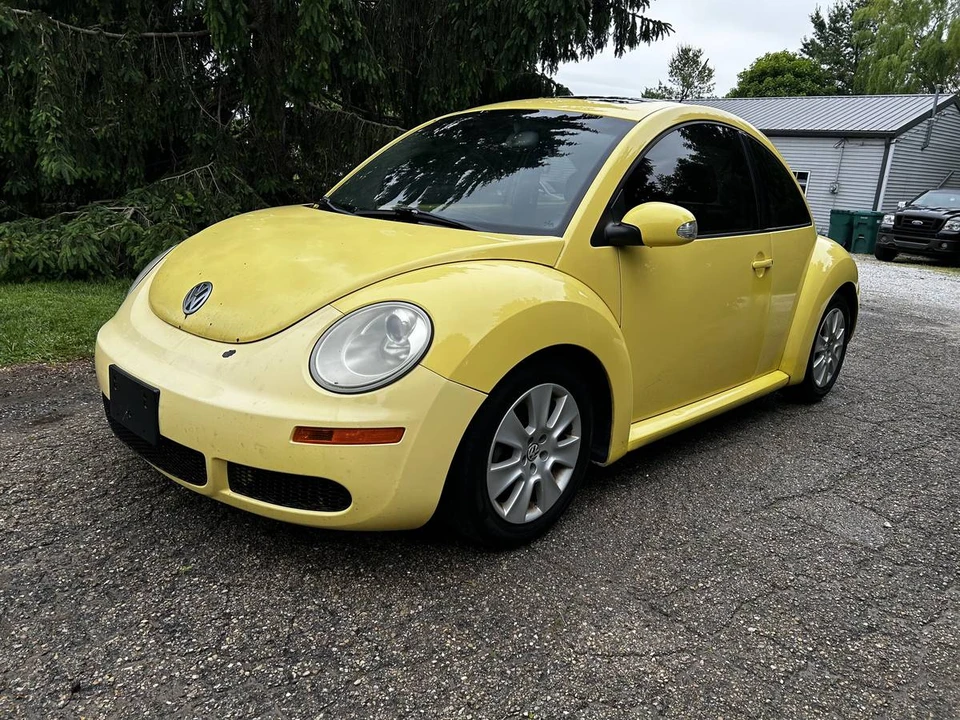 2008 Volkswagen New Beetle - Image 2 of 15