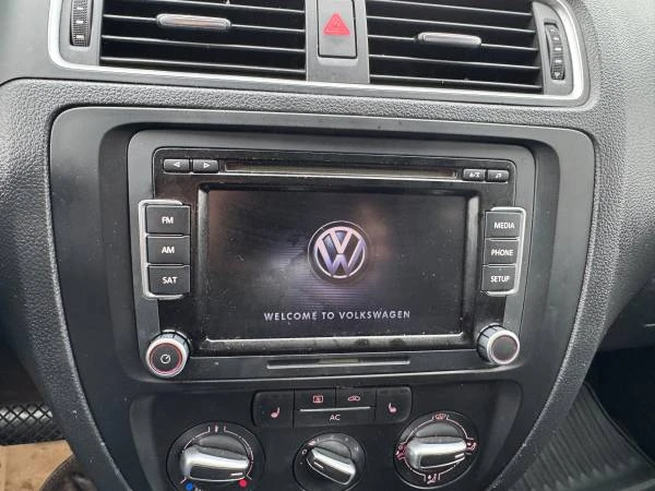 2011 Volkswagen A6 Jetta - Image 11 of 15