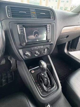 Volkswagen Jetta - Image 12 of 12