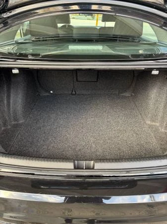 Volkswagen Jetta - Image 11 of 12