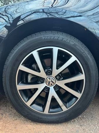 Volkswagen Jetta - Image 5 of 12