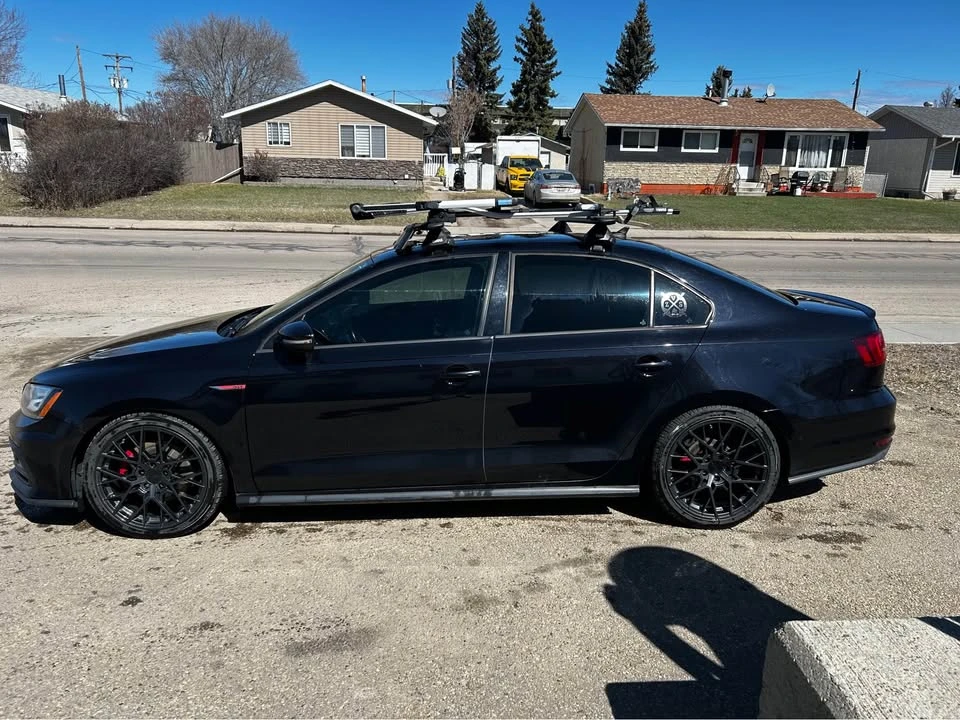 2017 Volkswagen A6 Jetta - Image 2 of 9