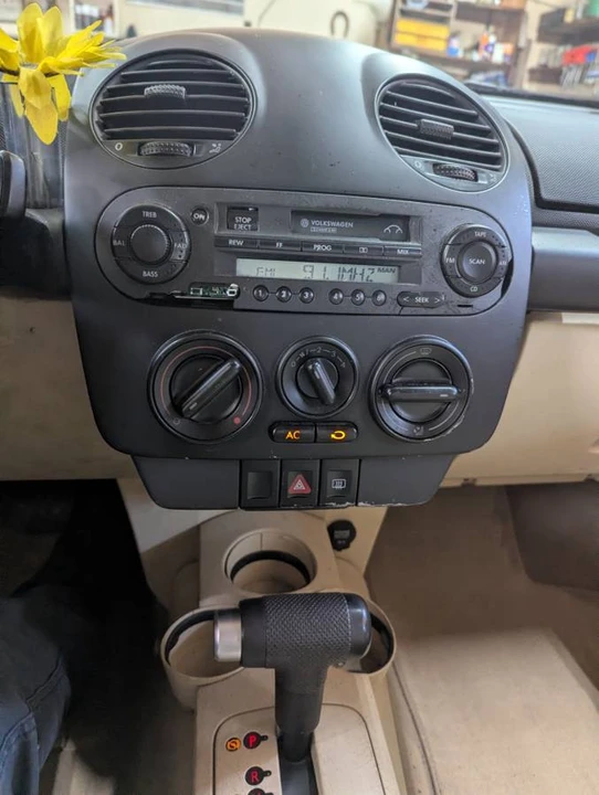 1998 Volkswagen New Beetle - Image 7 of 17