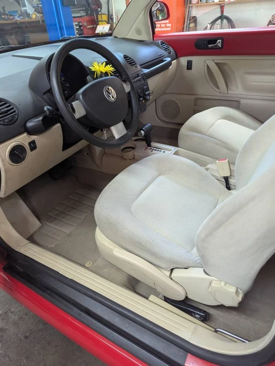1998 Volkswagen New Beetle - Image 4 of 17