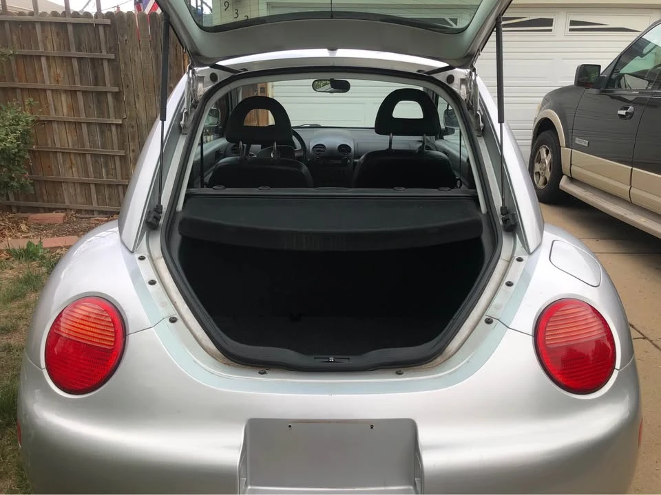 Volkswagen New Beetle - Image 10 of 10