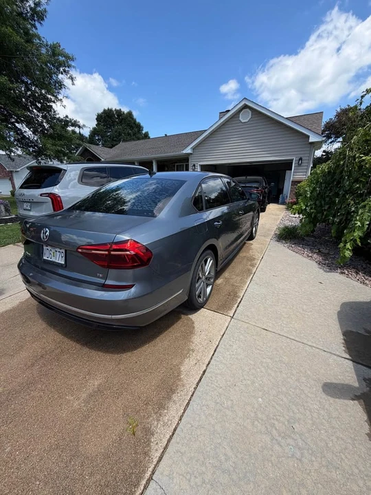 Volkswagen Passat - Image 2 of 9
