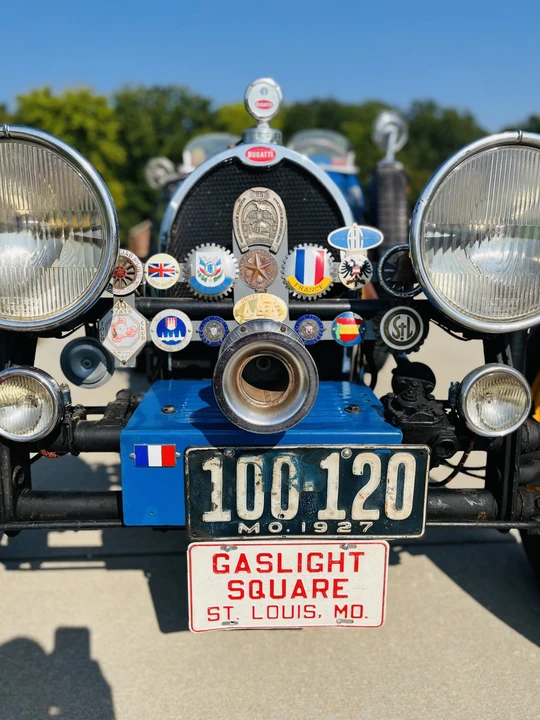 Bugatti - Image 17 of 31