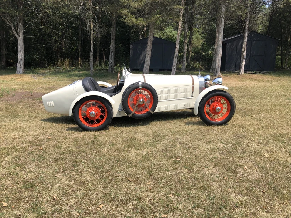 Bugatti - Image 9 of 31