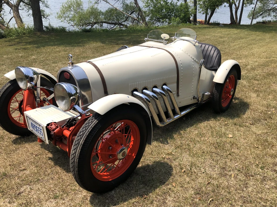 Bugatti - Image 2 of 31
