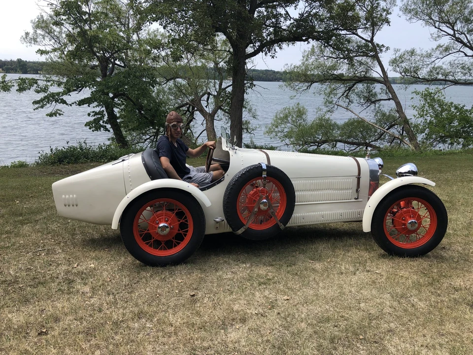 Bugatti - Image 10 of 31