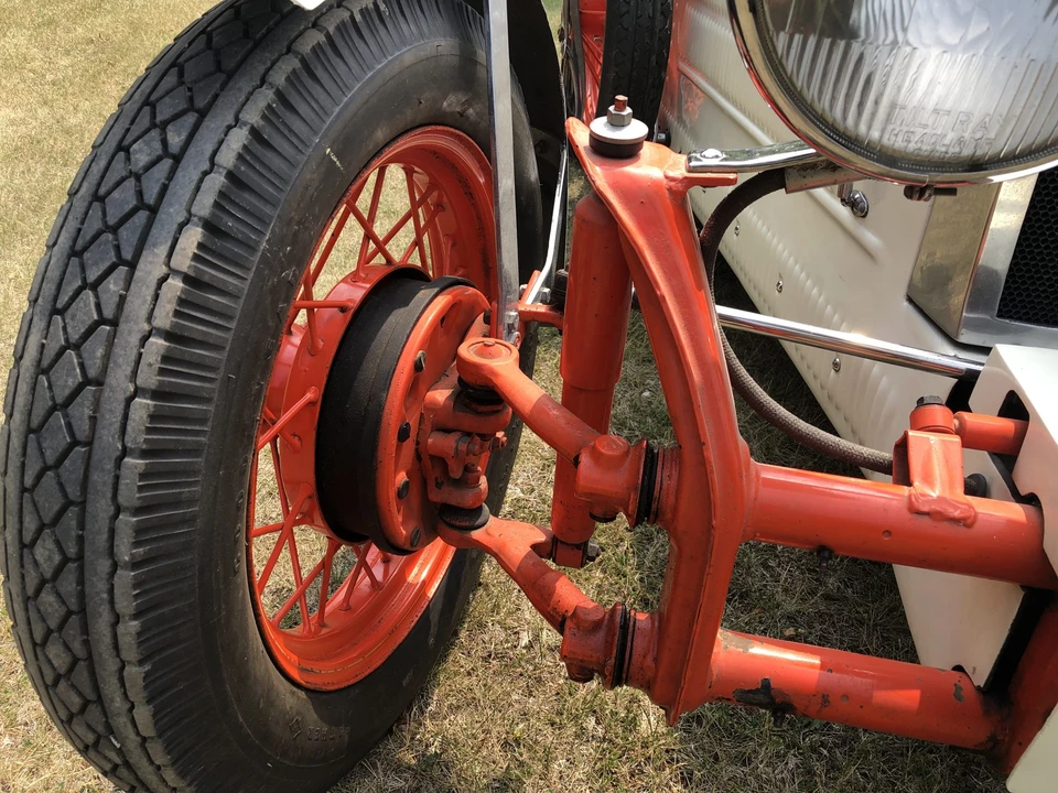 Bugatti - Image 13 of 31