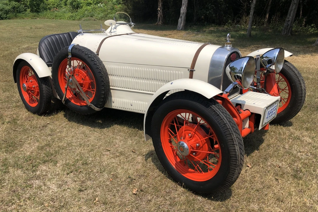 Bugatti - Image 1 of 31