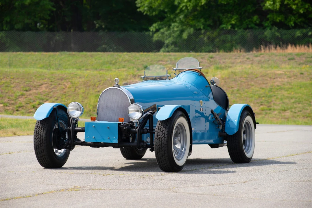 Bugatti - Image 3 of 31