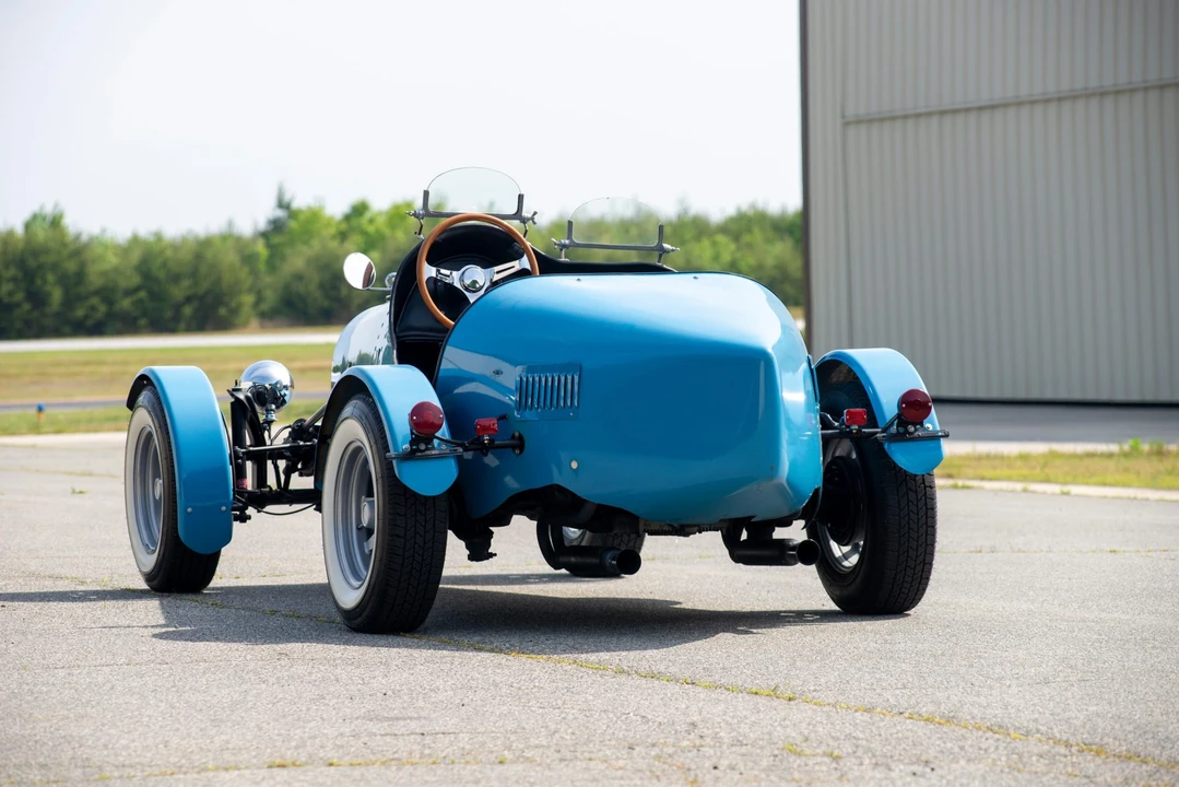 Bugatti - Image 8 of 31