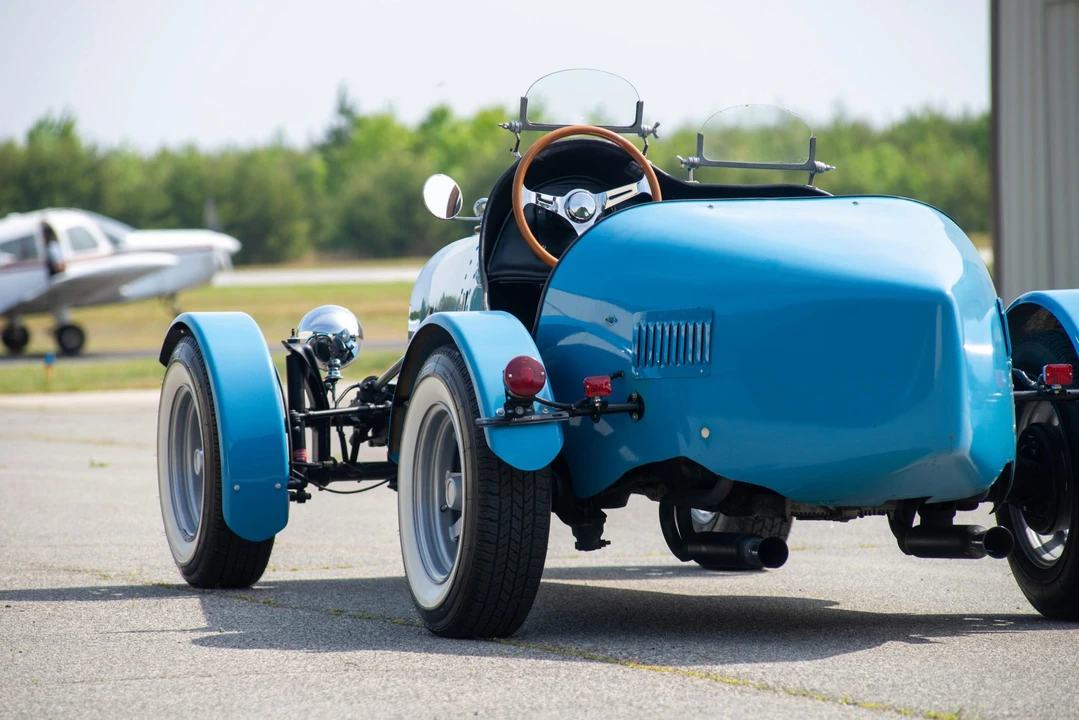 Bugatti - Image 9 of 31