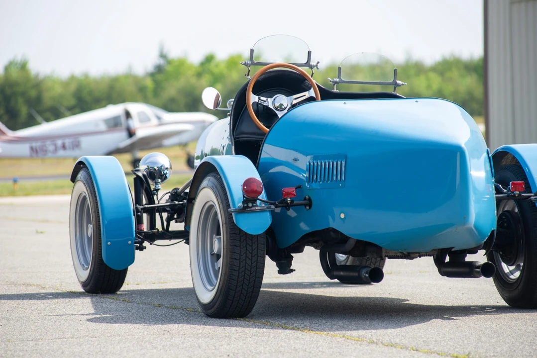 Bugatti - Image 10 of 31