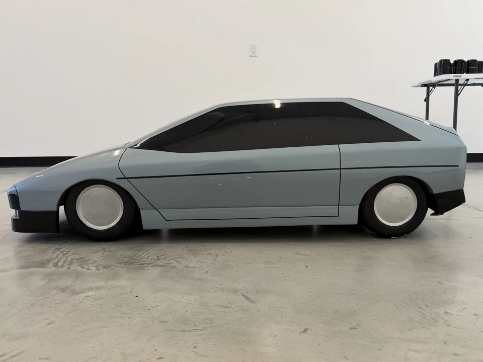 Parts & Memorabilia Scale Models - Image 3 of 31