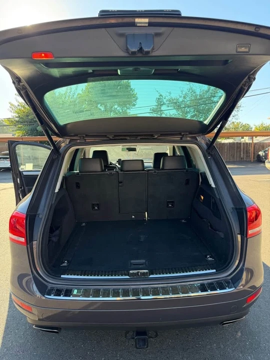 Volkswagen Touareg - Image 5 of 9